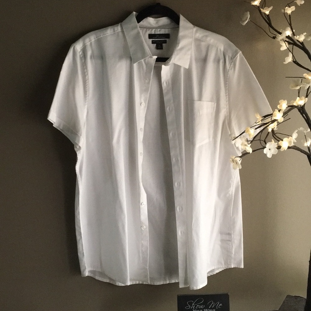 Button down - Picture 1 of 3